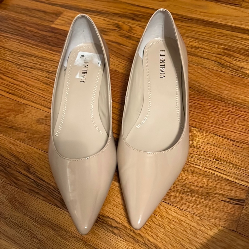 Ellen Tracy kitten heels